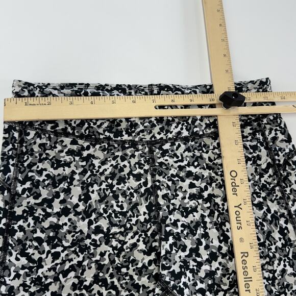 Under Armour Leggings Womens Medium‎ Black Camo Athletic HeatGear Compression - Picture 7 of 9